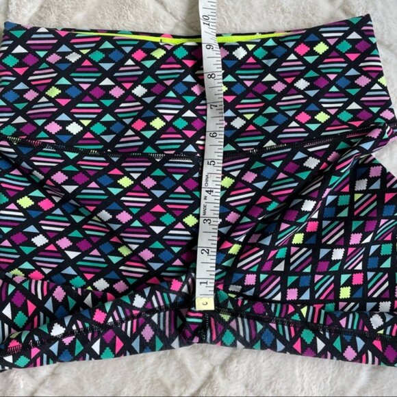 Victoria's Secret VSX Sport | Knockout Crop in Aztec Logo Print | Size Small - Picture 11 of 11